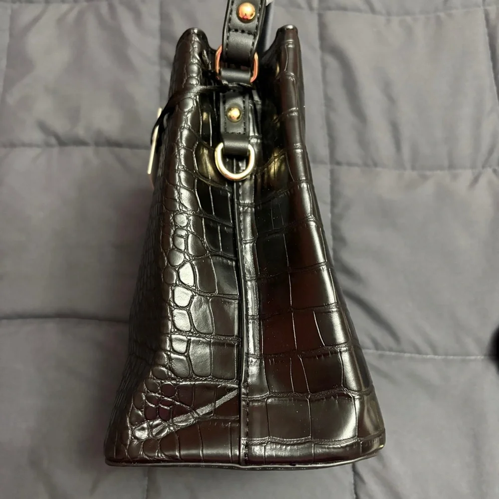 NWT AOTA Elena Vegan Leather Bucket Bag with Detachable Crossbody